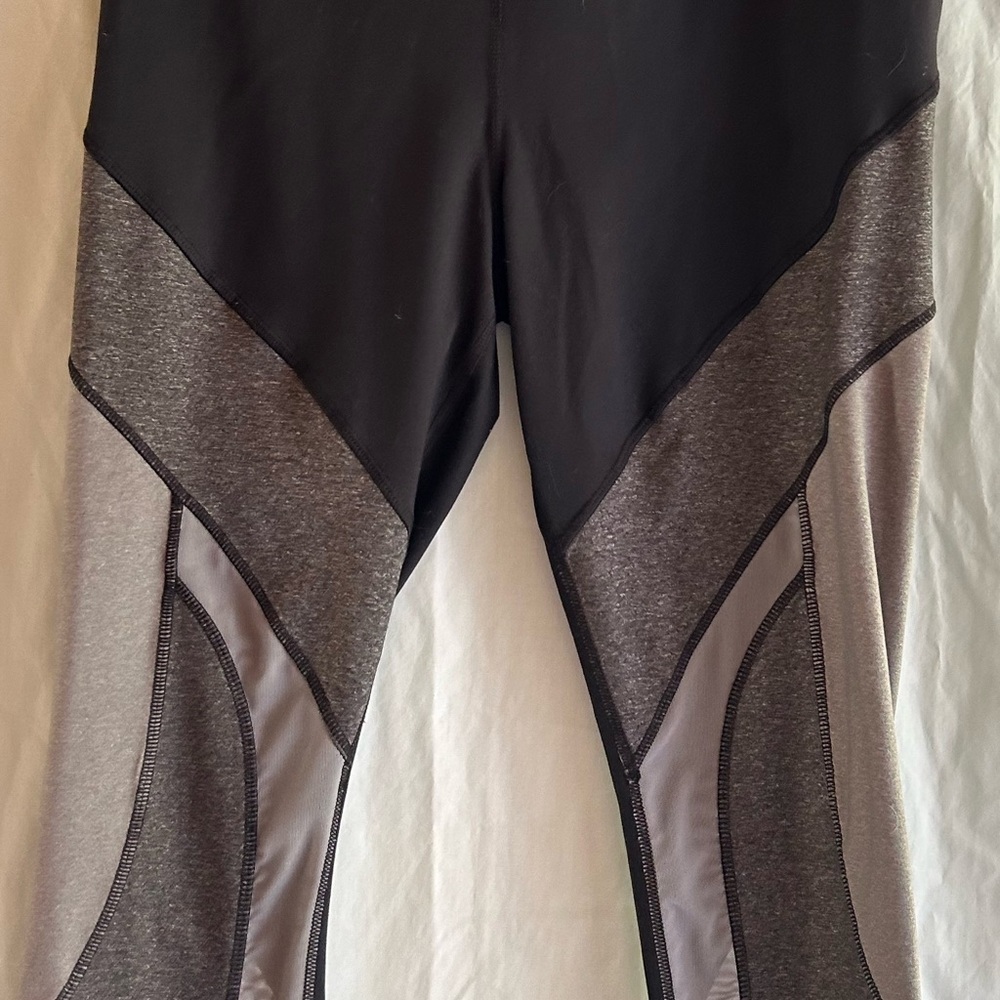 Avia Black and Gray Leggings